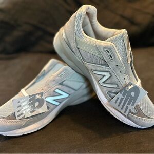 NEW BALANCE Men’s 990v5 Grey Sneakers / Shoes - Size 11 US - BRAND NEW!